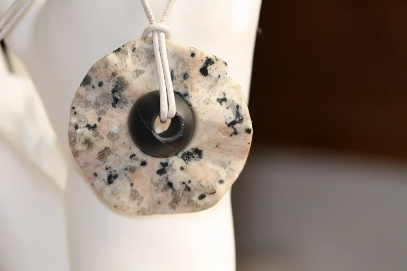 Granit Onyx gefärbt